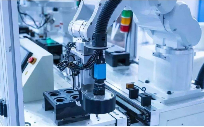疫情推動工業(yè)企業(yè)智能制造進程，工業(yè)機器人 自動化生產(chǎn)、線上辦公成應(yīng)對利器